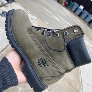Timberland Boots Olive green. women size 5.5